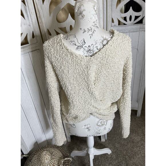 Lulu's Women's Cream Cropped Cross Back Sweater Top Size Small - Picture 2 of 7